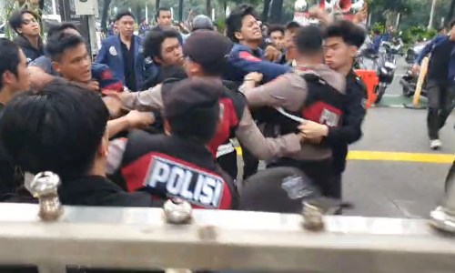 Represi Lewat Kriminalisasi Massa Aksi: Pelanggaran Hukum Acara Pidana yang Terus Dilanggengkan