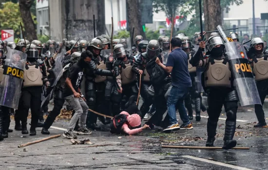 [RILIS KOALISI] Polisi Superpower: Brutalitas Berulang, Presiden Harus Distribusikan Berbagai Fungsi Polri Sekarang!